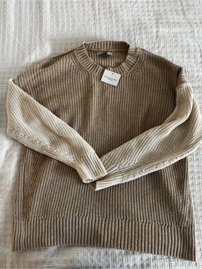American Eagle Outfitters Two-Tone Tan and Cream Crewneck Sweater